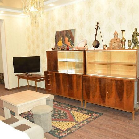Massiv Apt Yerevan Exterior foto