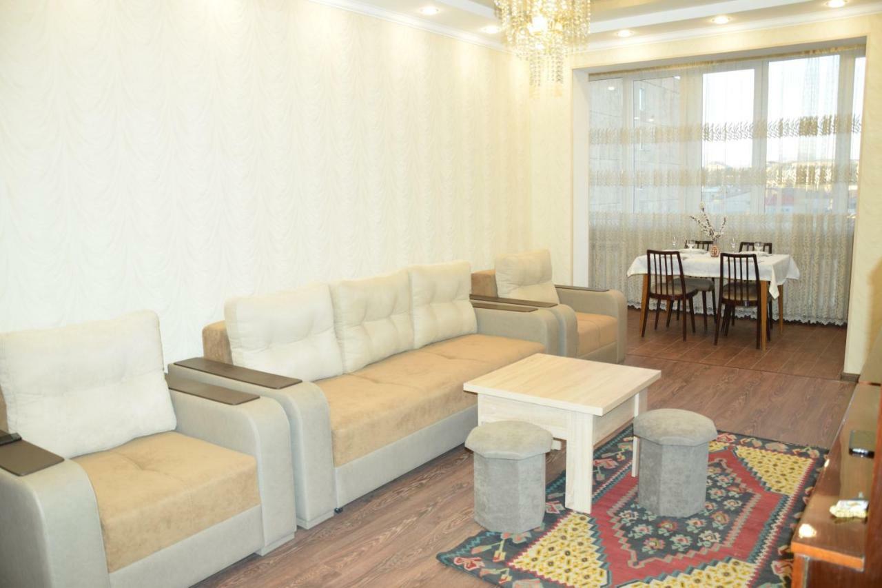 Massiv Apt Yerevan Exterior foto