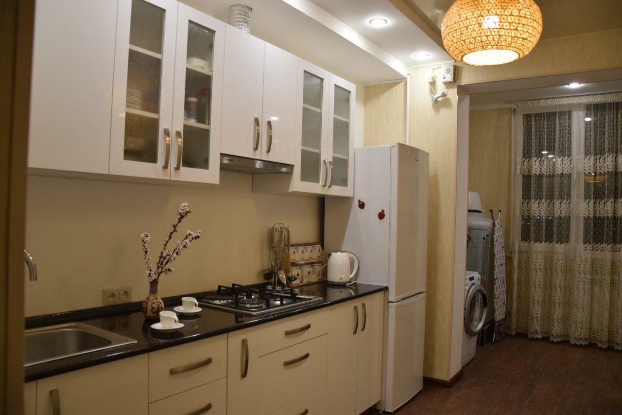 Massiv Apt Yerevan Exterior foto