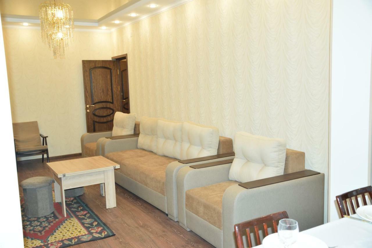 Massiv Apt Yerevan Exterior foto