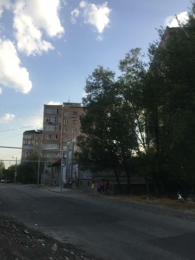 Massiv Apt Yerevan Exterior foto